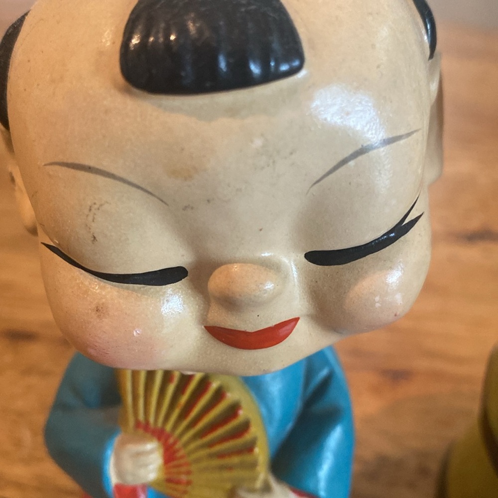 Antique Japanese bobble heads please note theirs some damage on the male. - Picture 3 of 8